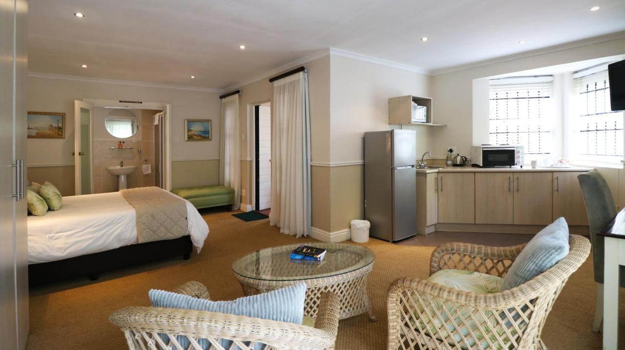 Fifth Avenue Beach House Port Elizabeth Exterior photo